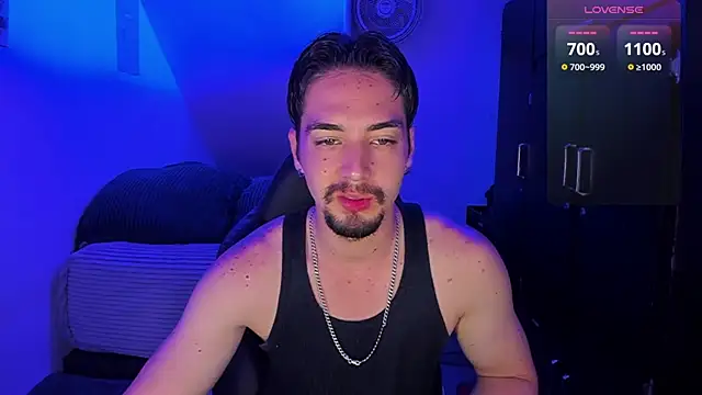 Snapshot of Alex_smith00 chatting on February 2025 11:51:02 PM Alex smith00 online show from February 2025 11:51:02 PM