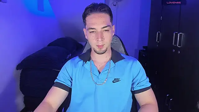 Snapshot of Alex_smith00 chatting on October 2025 11:35:01 PM Alex smith00 online show from October 2025 11:35:01 PM