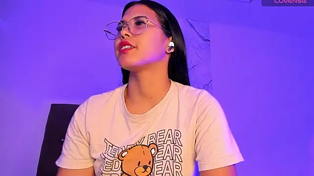 alysson 18 online show from November 2025 03:38:02 PM