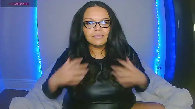 Snapshot of Mila_Ferrara chatting on February 2025 11:46:02 PM Mila Ferrara online show from February 2025 11:46:02 PM