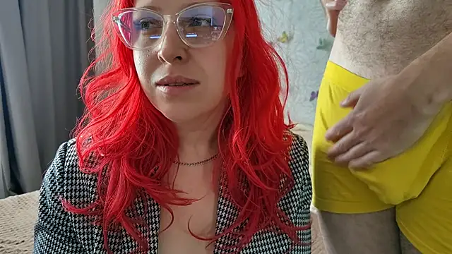 Snapshot of GenrikhBecca chatting on September 2025 07:01:01 AM GenrikhBecca online show from September 2025 07:01:01 AM