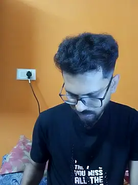 arhan3043 online show from September 2025 01:34:01 PM