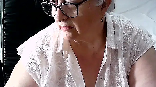 Snapshot of LolkaAlyss chatting on February 2025 01:11:02 PM LolkaAlyss online show from February 2025 01:11:02 PM