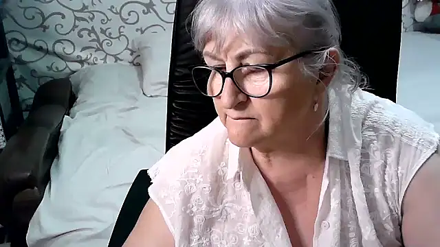 Snapshot of LolkaAlyss chatting on February 2025 07:30:01 PM LolkaAlyss online show from February 2025 07:30:01 PM