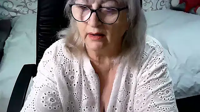 Snapshot of LolkaAlyss chatting on February 2025 05:16:02 PM LolkaAlyss online show from February 2025 05:16:02 PM