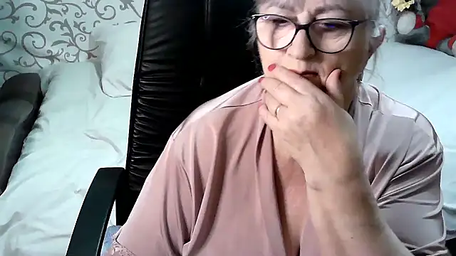 Snapshot of LolkaAlyss chatting on February 2025 06:57:02 PM LolkaAlyss online show from February 2025 06:57:02 PM