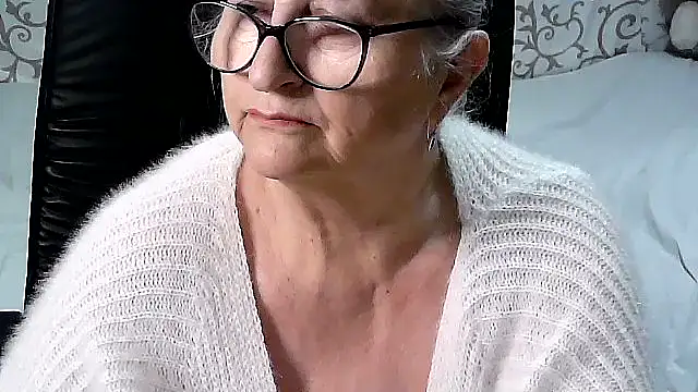 Snapshot of LolkaAlyss chatting on February 2025 11:33:02 PM LolkaAlyss online show from February 2025 11:33:02 PM