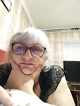 Snapshot of LolkaAlyss chatting on February 2025 08:33:02 PM LolkaAlyss online show from February 2025 08:33:02 PM