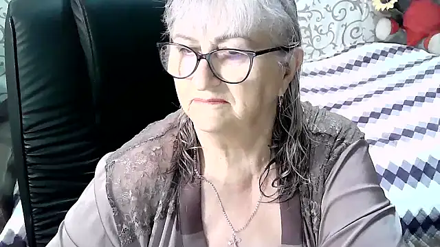 Snapshot of LolkaAlyss chatting on March 2025 09:40:02 PM LolkaAlyss online show from March 2025 09:40:02 PM