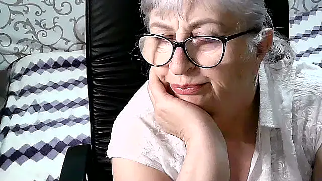 Snapshot of LolkaAlyss chatting on March 2025 09:49:01 PM LolkaAlyss online show from March 2025 09:49:01 PM