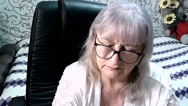 Snapshot of LolkaAlyss chatting on March 2025 12:30:02 AM LolkaAlyss online show from March 2025 12:30:02 AM