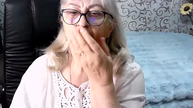 Snapshot of LolkaAlyss chatting on September 2025 06:21:01 PM LolkaAlyss online show from September 2025 06:21:01 PM