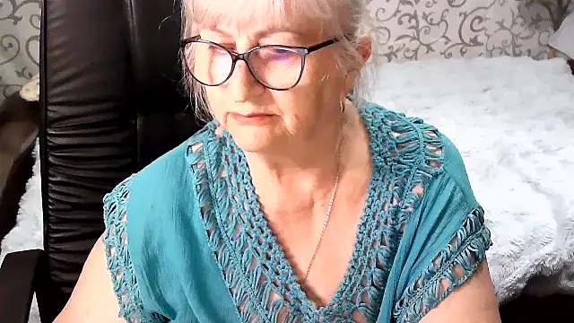 Snapshot of LolkaAlyss chatting on October 2025 08:07:01 PM LolkaAlyss online show from October 2025 08:07:01 PM