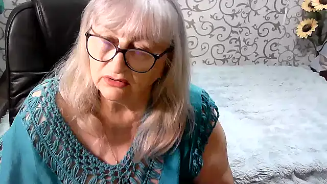 Snapshot of LolkaAlyss chatting on October 2025 03:44:01 PM LolkaAlyss online show from October 2025 03:44:01 PM