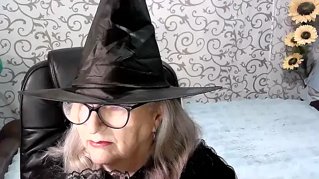 Snapshot of LolkaAlyss chatting on October 2025 06:02:01 PM LolkaAlyss online show from October 2025 06:02:01 PM