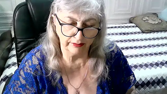 Snapshot of LolkaAlyss chatting on November 2025 09:03:02 PM LolkaAlyss online show from November 2025 09:03:02 PM