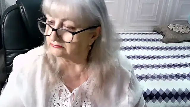 Snapshot of LolkaAlyss chatting on December 2025 08:47:01 PM LolkaAlyss online show from December 2025 08:47:01 PM