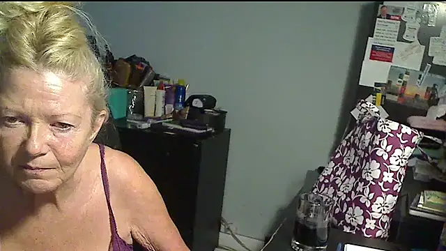 Snapshot of XTRAHORNYONE chatting on September 2025 11:27:02 PM XTRAHORNYONE online show from September 2025 11:27:02 PM