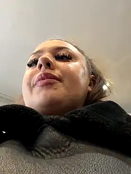 Snapshot of Sara_Slow chatting on December 2025 01:41:02 PM Sara Slow online show from December 2025 01:41:02 PM