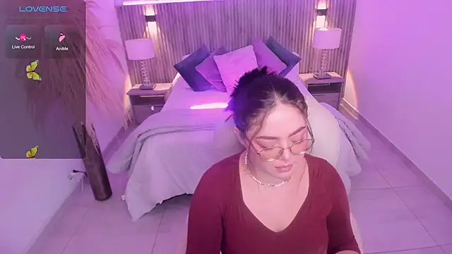 emmy walker online show from October 2025 11:06:02 AM