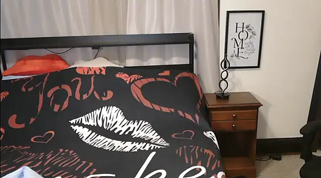 HollieBim online show from December 2024 03:11:01 PM