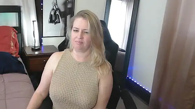 HollieBim online show from January 2026 04:54:02 PM