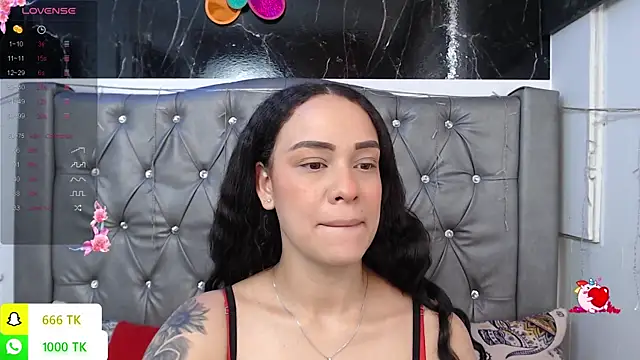 LAILAGUMMY online show from May 2026 04:27:02 PM