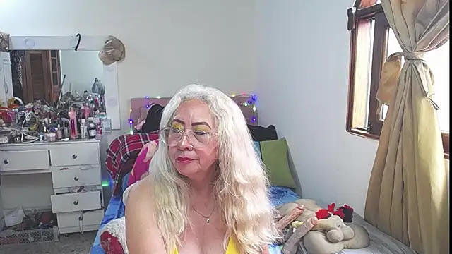 lucy belle bm online show from November 2025 03:33:02 PM