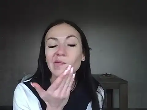JulianaGold1 online show from December 2024 03:32:01 PM