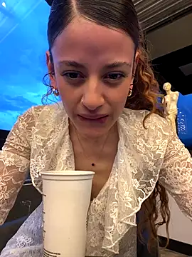 alana15 online show from October 2025 10:52:02 PM