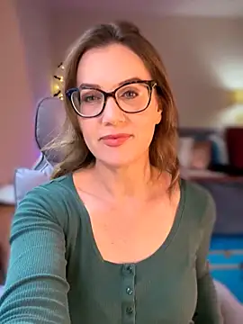 Snapshot of MaiseKnox chatting on April 2026 07:20:01 PM MaiseKnox online show from April 2026 07:20:01 PM