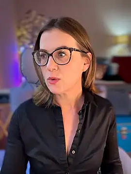 Snapshot of MaiseKnox chatting on May 2026 10:15:02 PM MaiseKnox online show from May 2026 10:15:02 PM