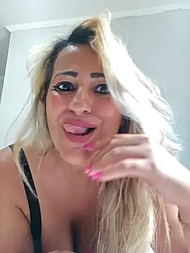 vivifernades online show from November 2025 10:48:02 AM