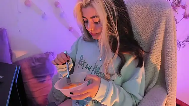 Sammysammy  online show from December 2024 01:30:01 AM