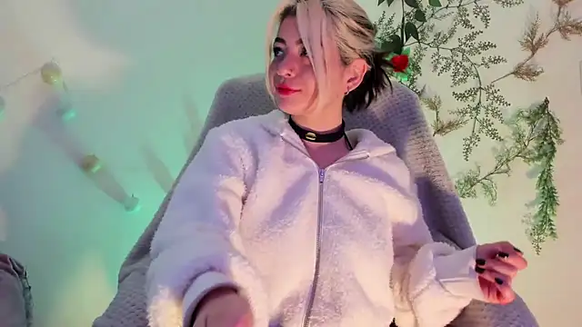 Sammysammy  online show from December 2024 05:20:02 PM