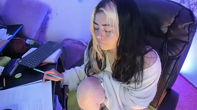 Sammysammy  online show from February 2025 06:40:02 AM