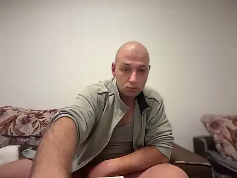 Snapshot of Flakka95 chatting on February 2026 01:04:01 AM Flakka95 online show from February 2026 01:04:01 AM