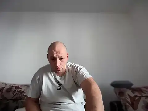 Snapshot of Flakka95 chatting on February 2026 01:44:01 PM Flakka95 online show from February 2026 01:44:01 PM