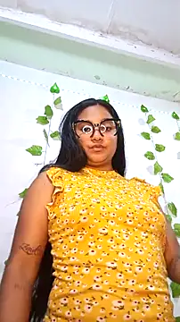 shayna all online show from November 2025 06:19:02 PM