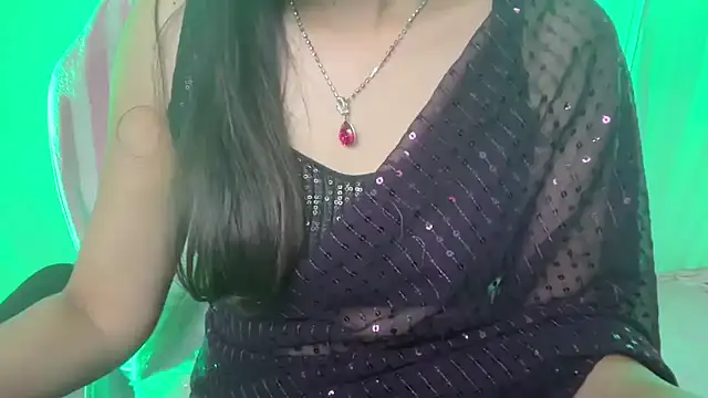 Queen Angelena online show from October 2025 06:19:01 PM