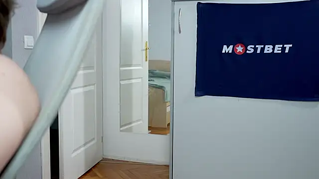 foxeslovefoxes online show from January 2025 04:23:02 PM