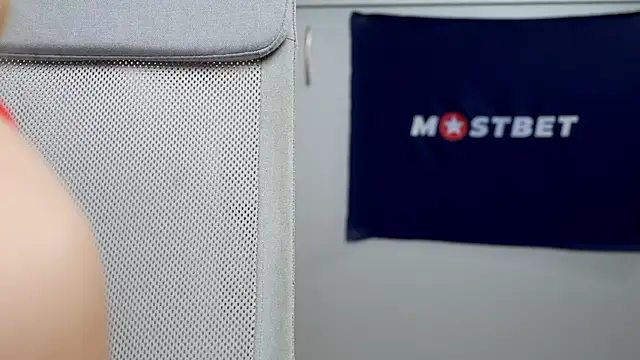 foxeslovefoxes online show from January 2025 02:52:01 PM