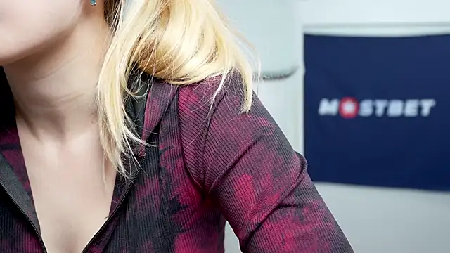 foxeslovefoxes online show from January 2025 05:54:02 PM