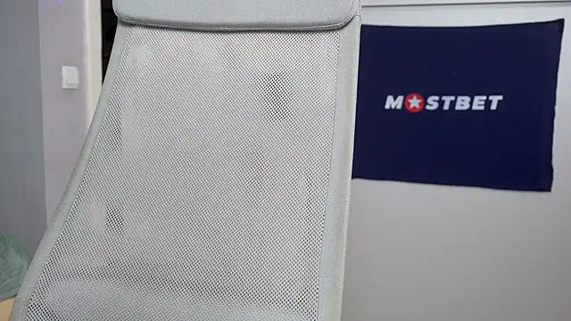 foxeslovefoxes online show from January 2025 06:07:01 PM