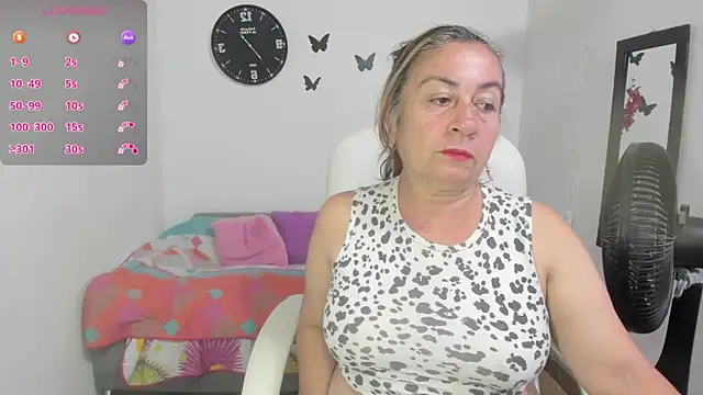 Snapshot of stepmother_105 chatting on May 2026 07:30:01 PM stepmother 105 online show from May 2026 07:30:01 PM