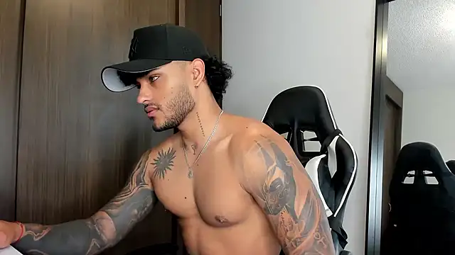 Alessandro Vanni online show from December 2024 03:26:01 PM