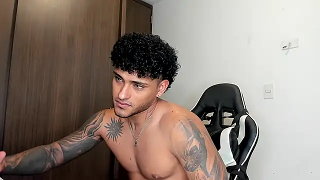 Alessandro Vanni online show from February 2025 10:49:02 PM