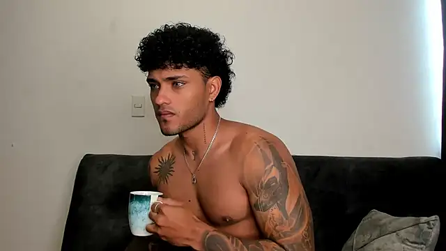 Alessandro Vanni online show from February 2025 12:36:01 PM