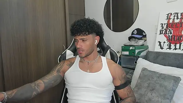 Alessandro Vanni online show from September 2025 01:05:02 PM