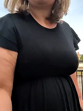 Snapshot of Canadian_BBW chatting on October 2025 08:50:02 PM Canadian BBW online show from October 2025 08:50:02 PM
